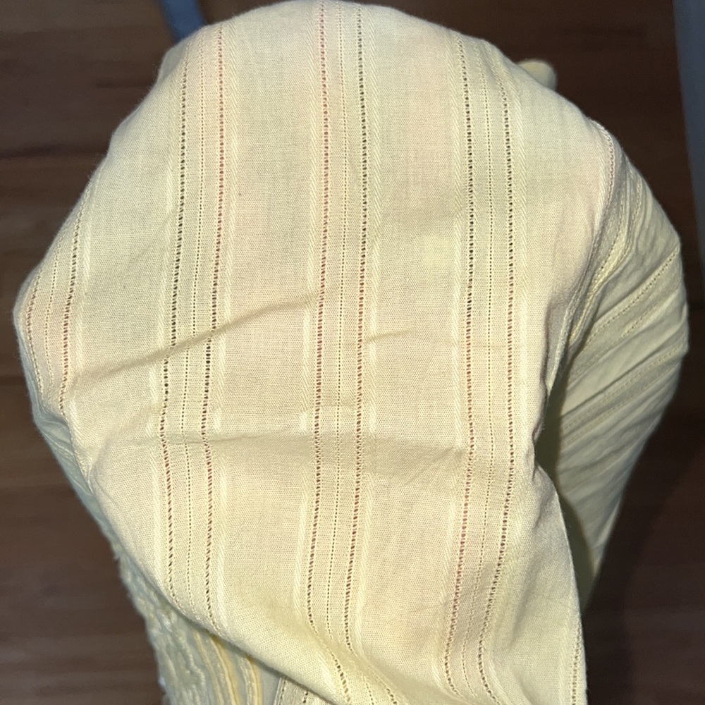 Abercrombie and Fitch yellow tank - Picture 4 of 7